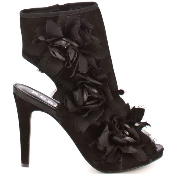 Report Shoes - REPORT Inez Black Flower Booties